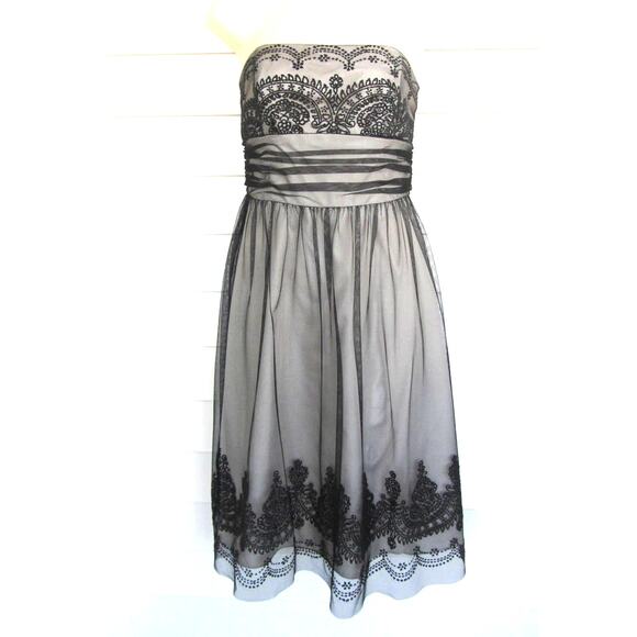 David's Bridal Size 8 Tulle Caviar Bead Knee Length Strapless Dress - Picture 2 of 7